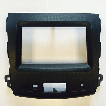 Mitsubishi Outlender XL Рамка на панель