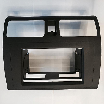 Рамка на панель Suzuki Swift